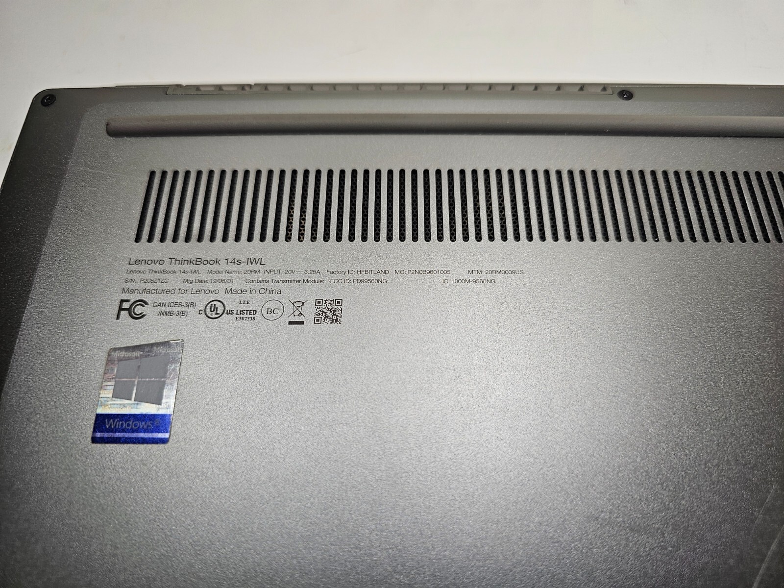Lenovo ThinkBook 14s-IWL 14″/i5-8265U 1.60GHz/8GB RAM/Radeon 540X/NO SSD&CHARGER