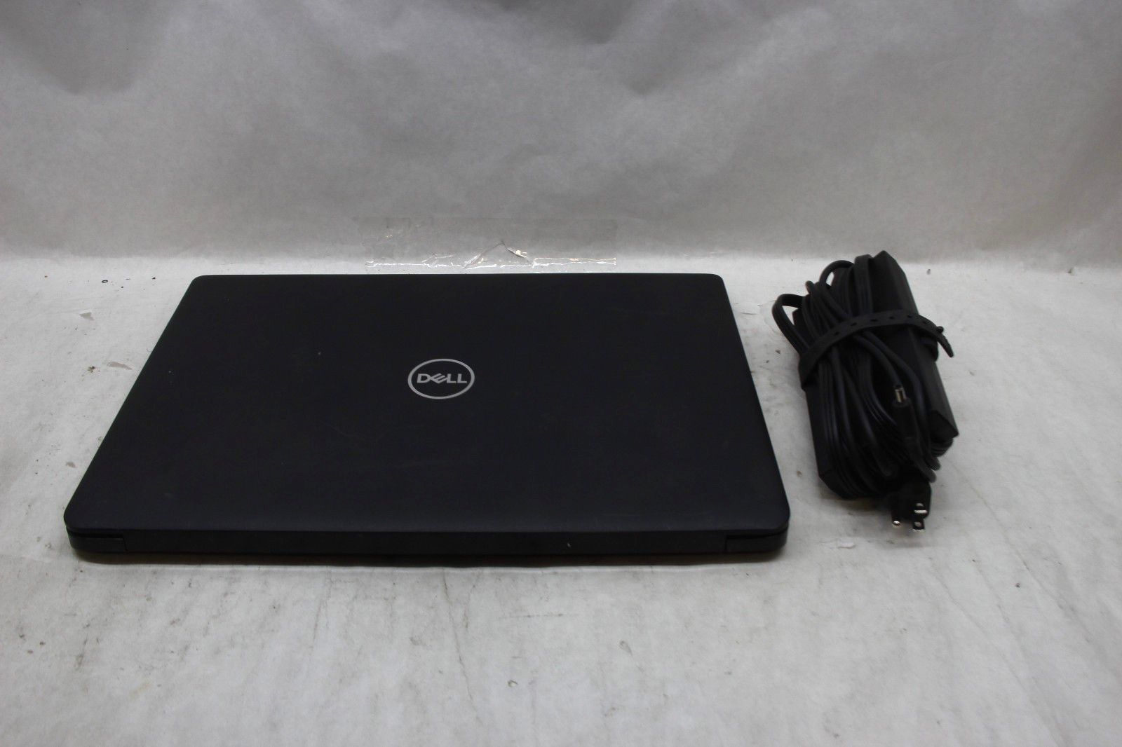 Dell Latitude 3500 15.6″ Laptop i7-8565U 16 GB RAM 256 GB SSD Win 11 w/Charger