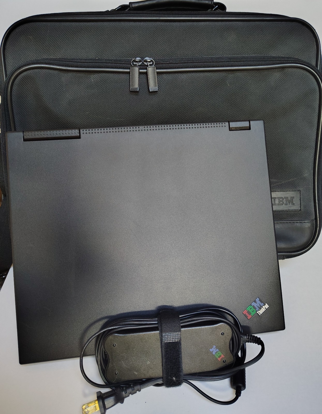 IBM ThinkPad A22m-Intel Pen. III@700MHz 320MB Ram Windows 2000 SP4 W PSU and Bag