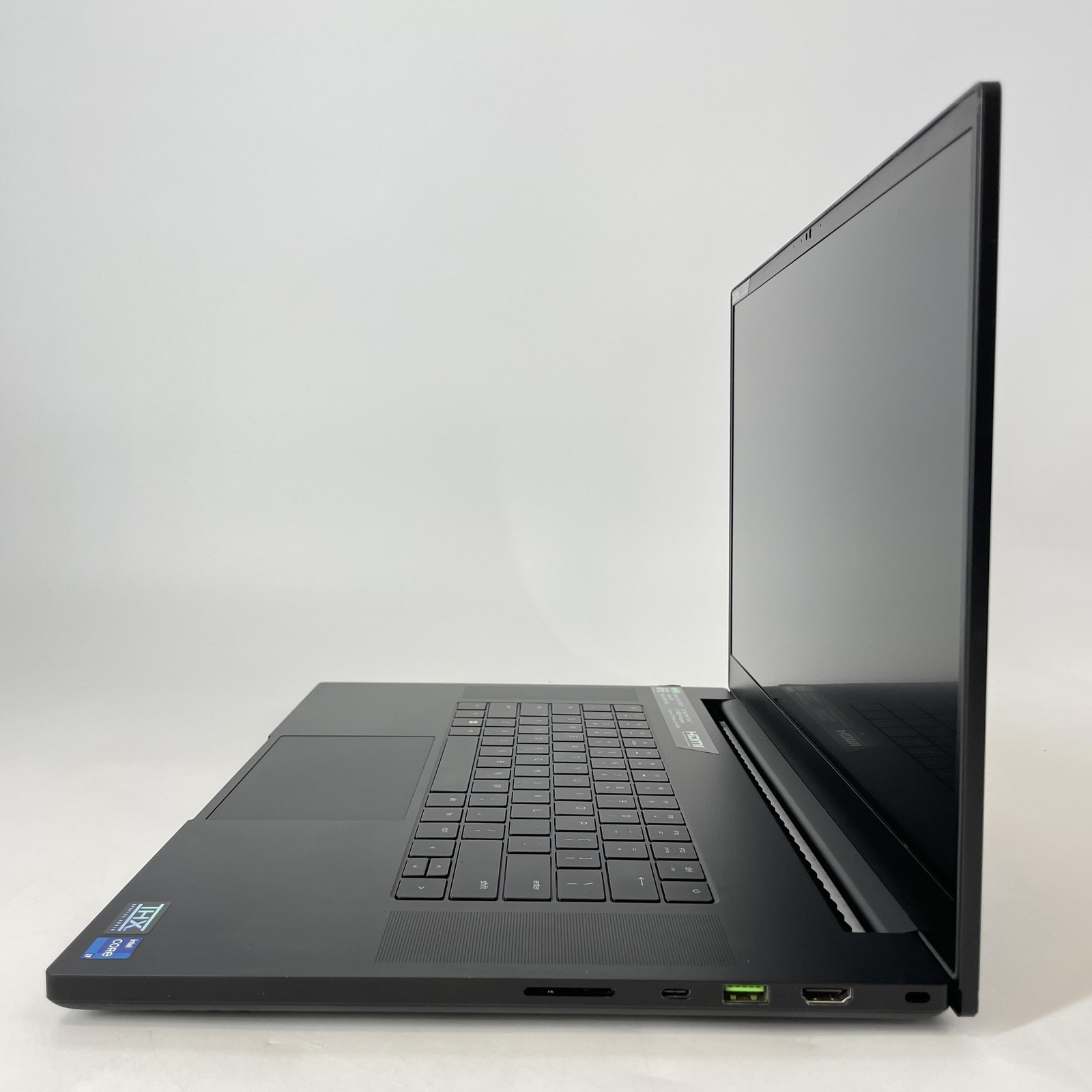 Razer Blade 17 240Hz 2K 2.4 GHz i7-12800H 64GB 1TB SSD NVIDIA RTX 3070 Ti Good