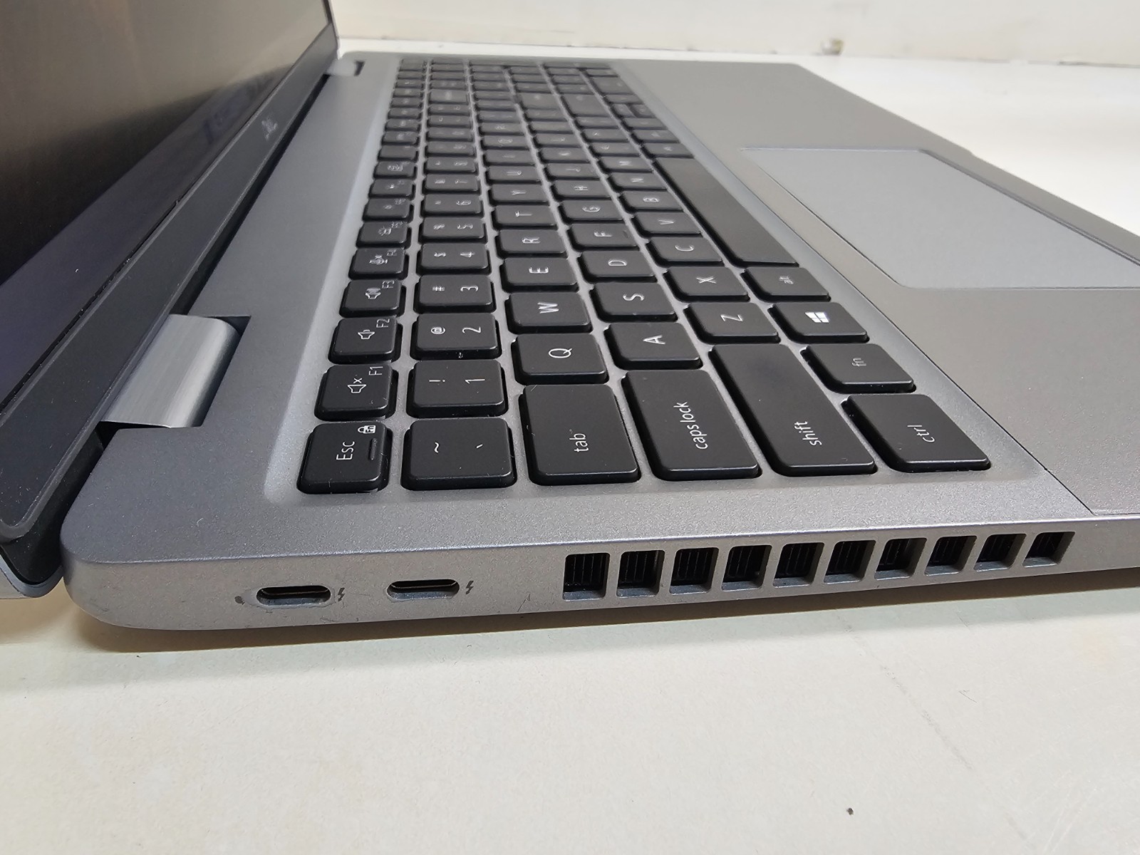 Dell Latitude 5520 Laptop – 2.6 GHz i5-1145G7 16GB 512GB SSD Webcam 15.6″ – SP31