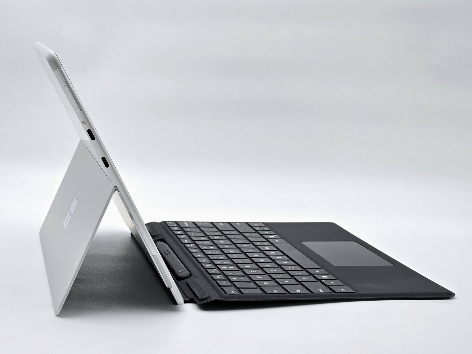 Microsoft Surface Pro X 13″ Touch SQ2 256GB 16GB W11P Adreno 690 Backlit Stylus