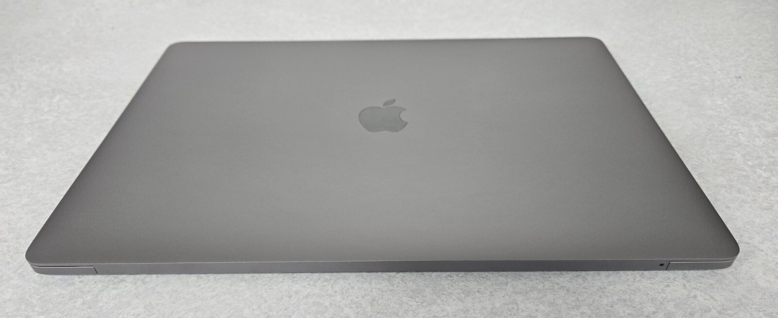 Apple MacBook Pro, 15-Inch, 2018, i7-6-Core, 16GB RAM, 500GB SSD, Radeon Pro