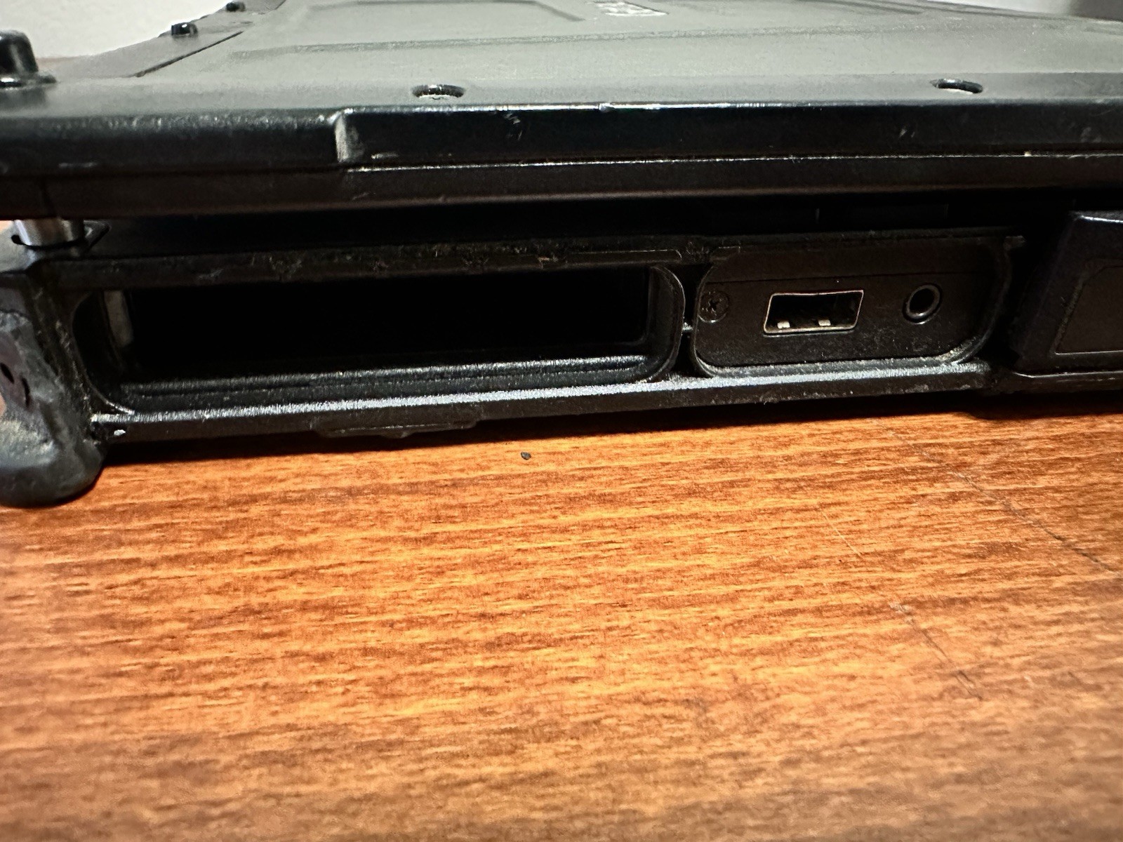 Getac V110G2 Rugged Laptop i5-5300U 8GB NO HDD / NO CHARGER MISSING PARTS AS IS