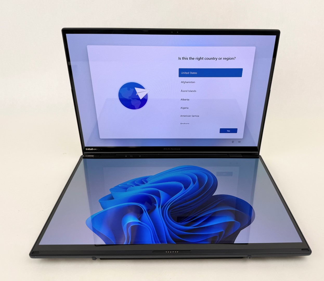ASUS Zenbook DUO 14″ OLED Touch Displays Core Ultra 9 285H 32GB 2TB SSD W11H