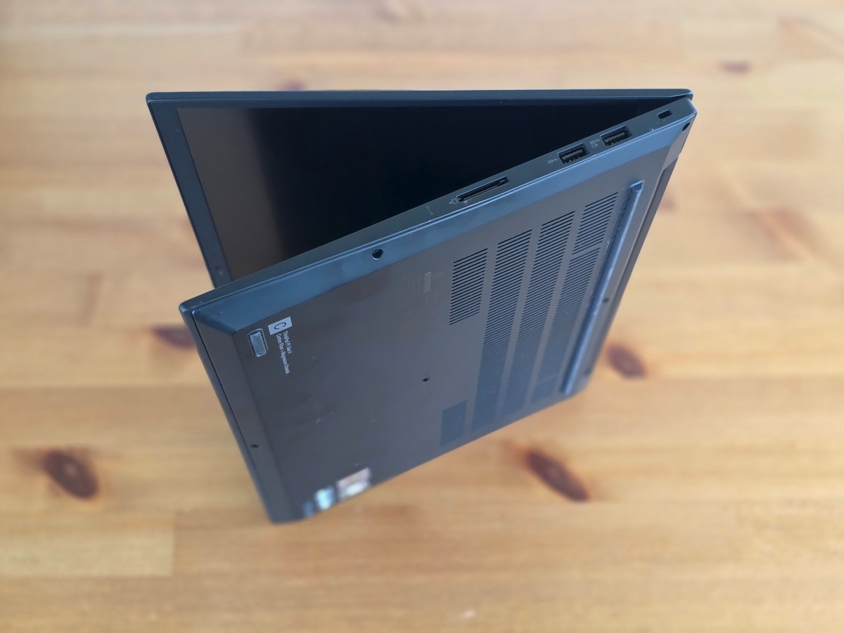 Lenovo ThinkPad P1 Gen 4 i7-11800H 16 2560×1600 16GB 512GB SSD NVIDIA RTX A2000