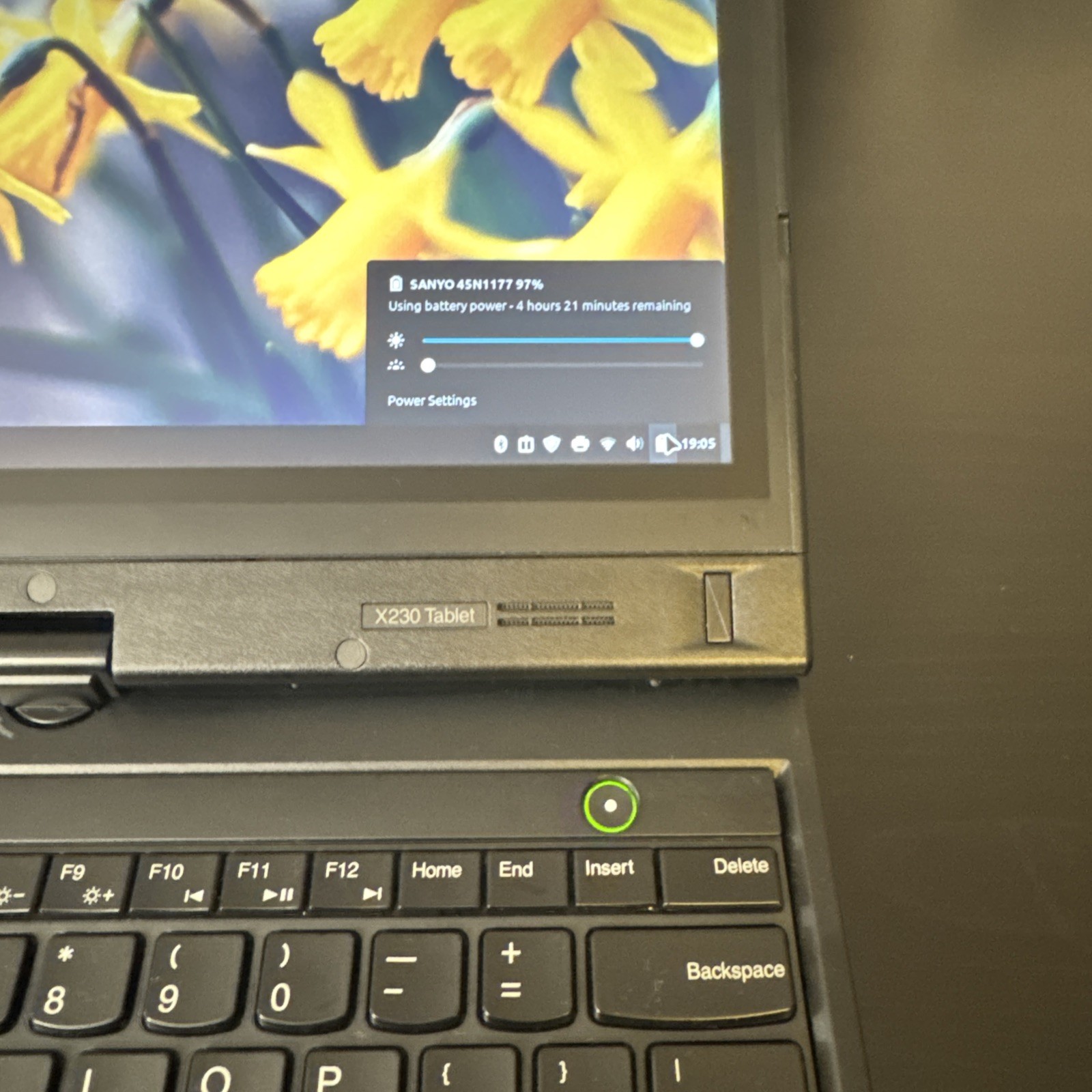 Lenovo ThinkPad X230 | i7 | 1TB SSD | Linux Mint | 8B RAM | Kingsener Battery