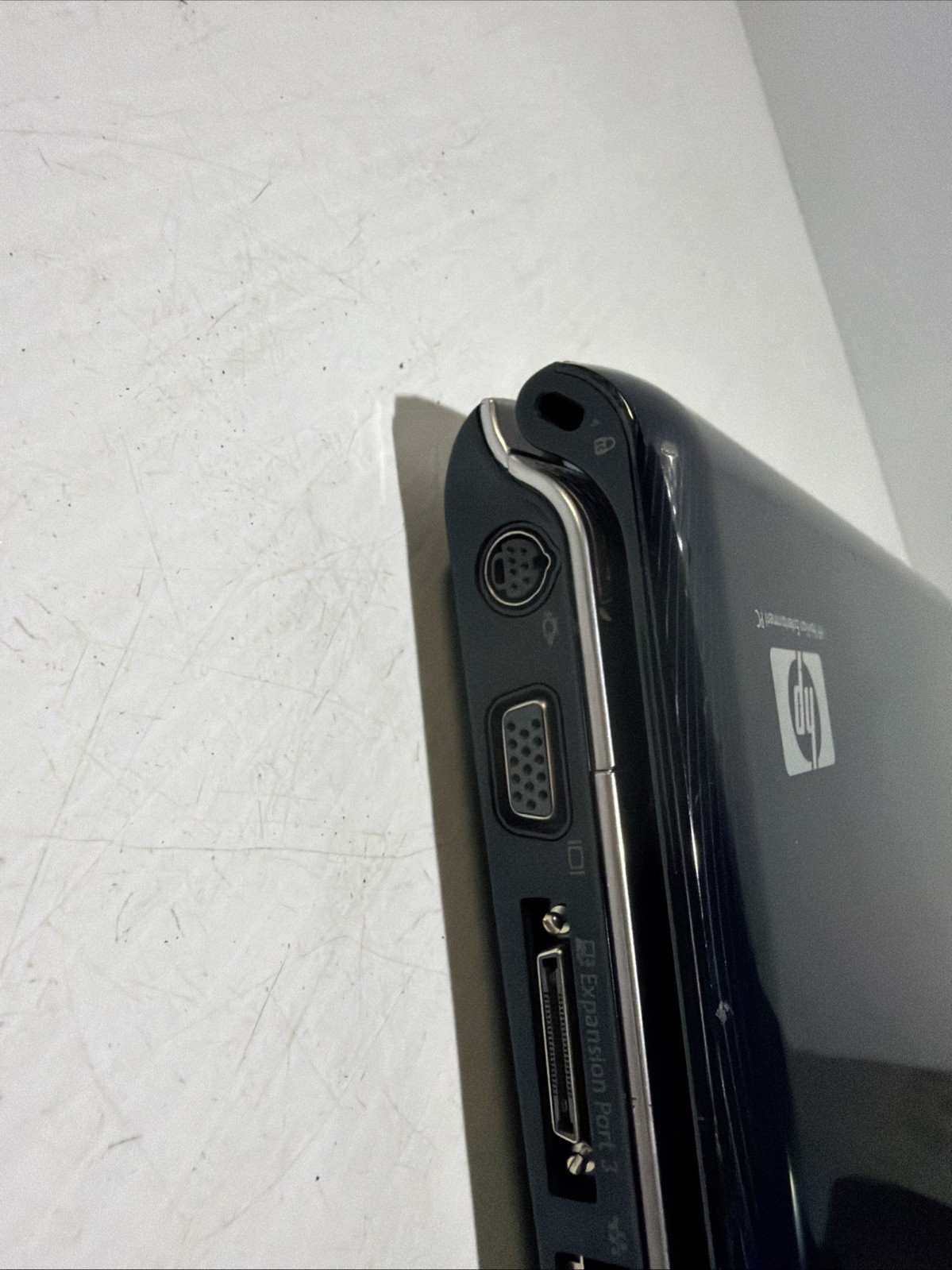 Hp Pavilion dv2700 14″ Laptop AMD Turion 64 X2 2gb Ram NO Drives Boots Bios