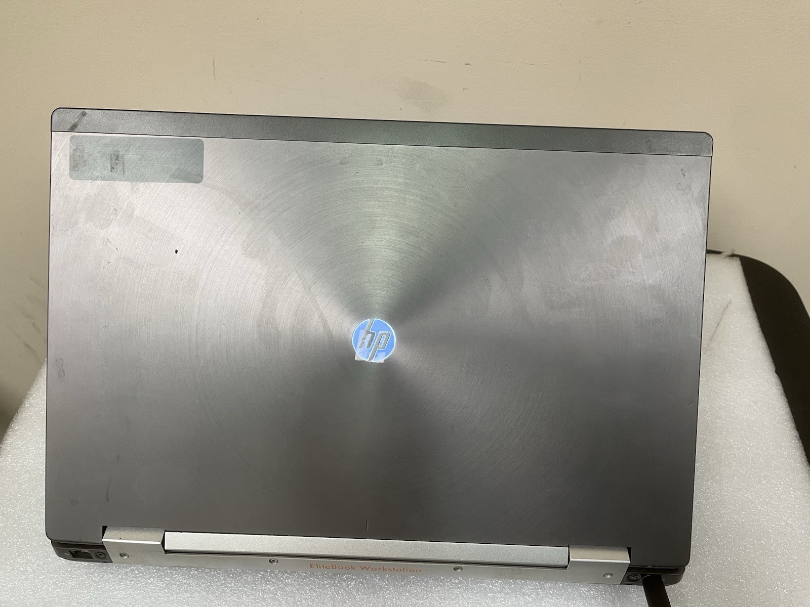 HP ELITEBOOK 8570W Core i7-3740QM 2.60 GHZ 16GB 256GB SSD 15.6″ LCD Win 11 Pro
