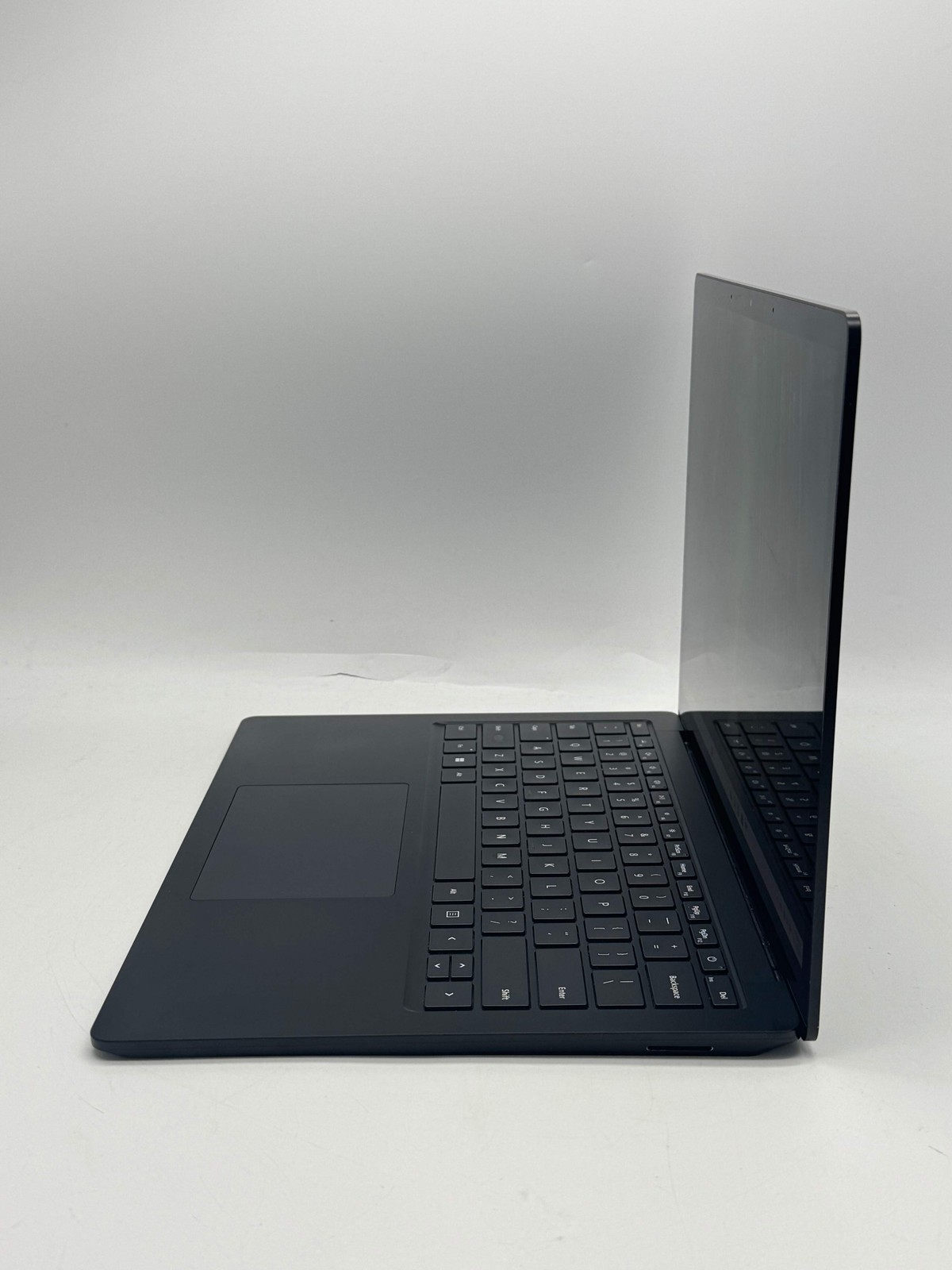 Microsoft Surface Laptop 4 1951 13.5″ Core i7 11th Gen 16GB 256GB Black Used