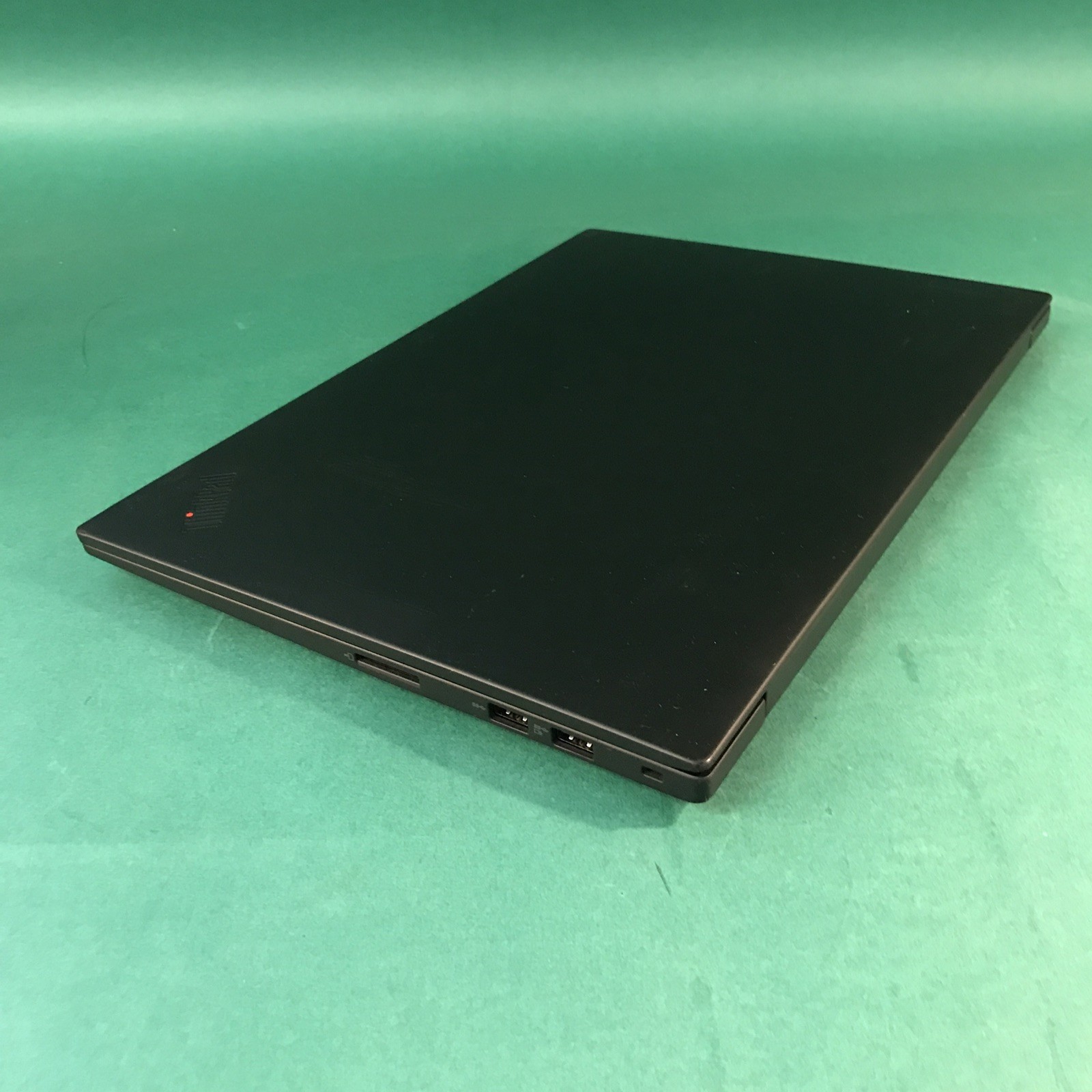 Lenovo ThinkPad P1 Gen 5 Intel i9-12900H 8GB RAM 1TB NVME RTX A2000 W11PRO