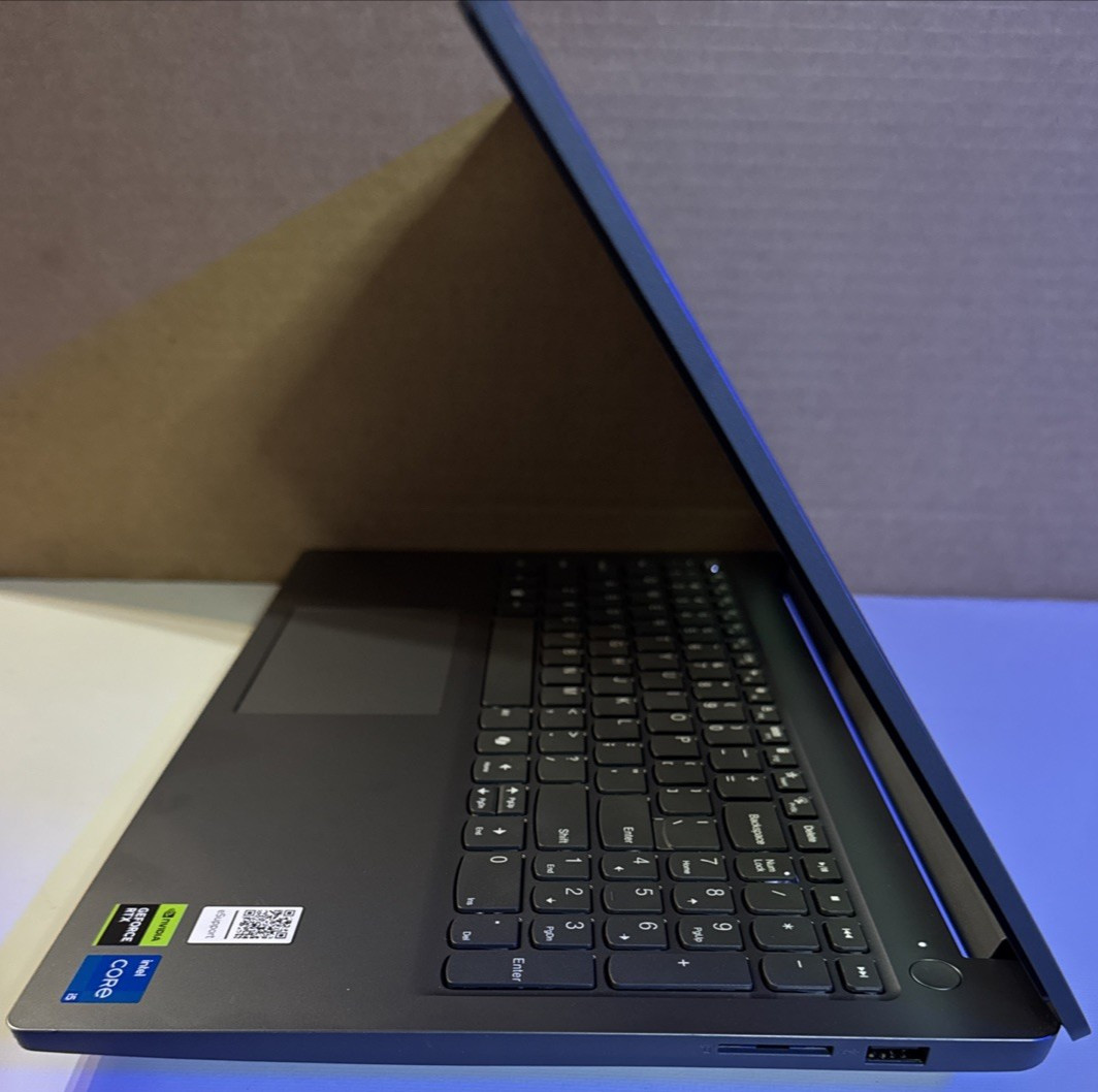 Lenovo LOQ 15IAX9E Laptop 15.6″ i5-12450HX NVIDIA RTX 3050 16GB RAM 512GB SSD