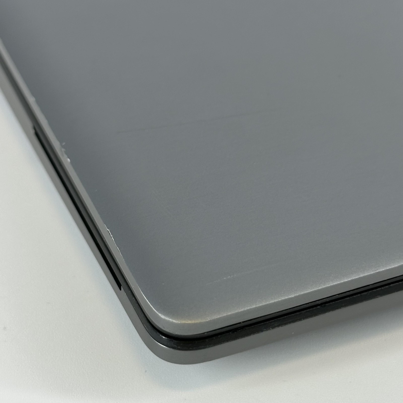 Dell Precision 7560 15.6 Gray FHD i9-11950H 2.60GHz 32GB 1TB SSD T1200 Good