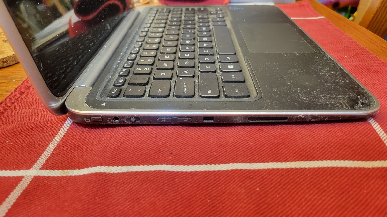 Dell XPS 12-9Q33 1″ Laptop Core i7-4500U 8GB RAM NO MSATA SSD Works but Bad LCD