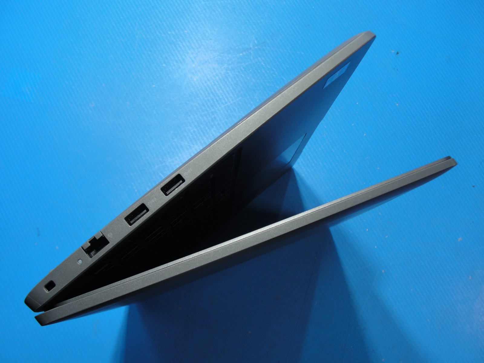 Dell Latitude 3540 15.6″ FHD Core i7-1355U 16GB RAM 256GB SSD+ PA/Warranty 06/26