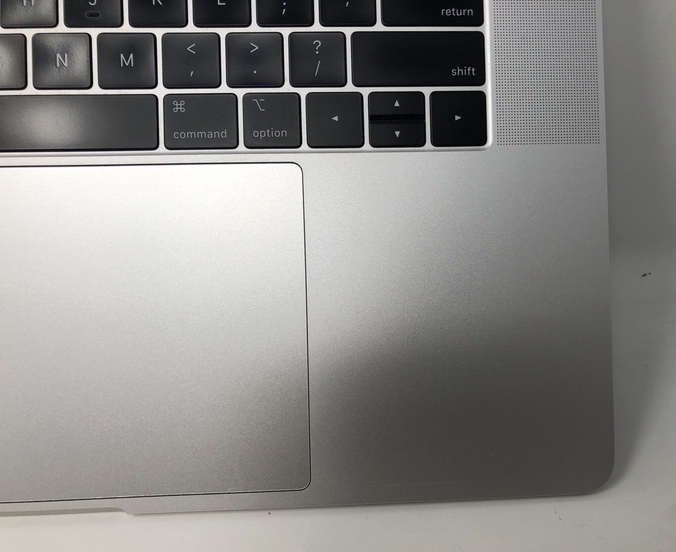 MacBook Pro A1990 Keyboard and Bottom Cover – Apple