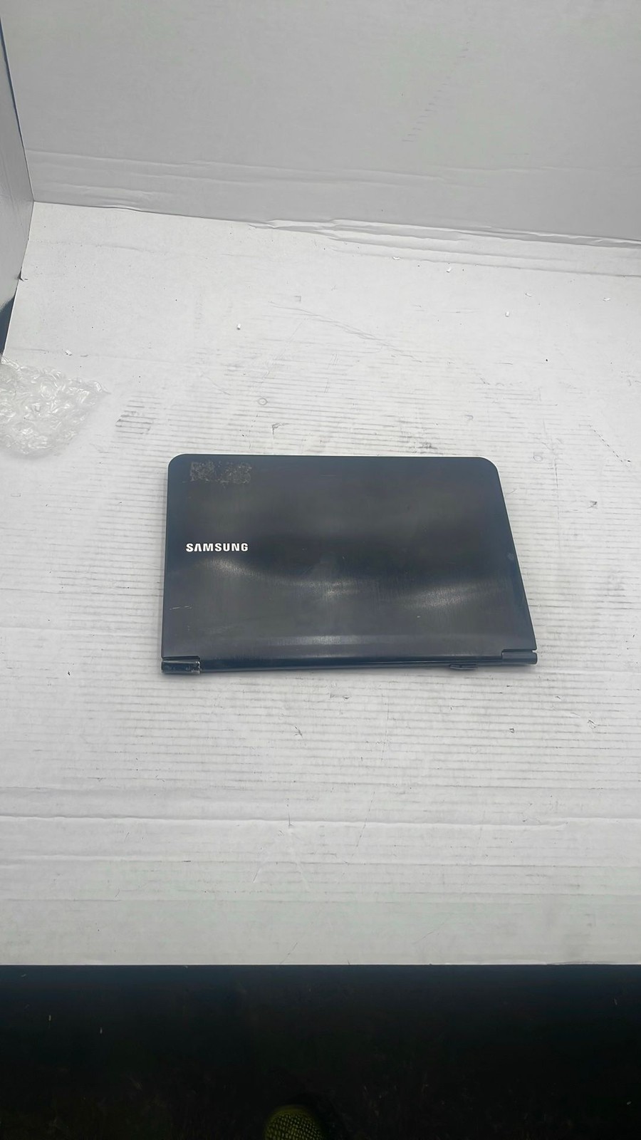 Samsung Series 9 NP900X3A 13.3″ Laptop Black For Parts or Repair