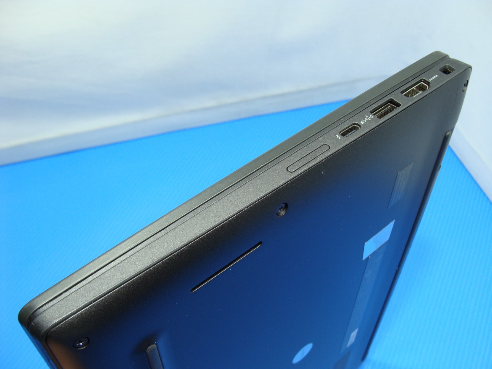 Dell Latitude 7330 13.3″FHD corei5-1245U 1.6GHz 16GB 256GB W11P ExcellentBat +PA