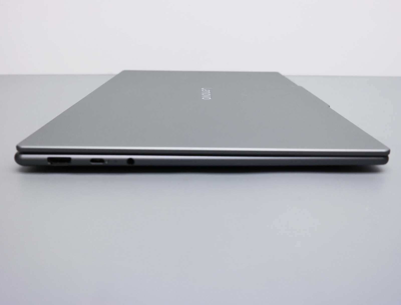 Lenovo Yoga Slim 7i Aura 15.3″ Core Ultra 7 256V 16GB 1TB SSD