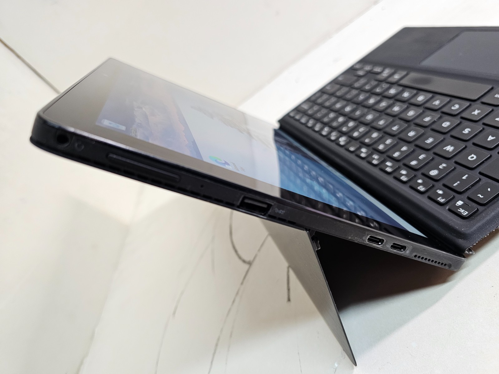 Dell Latitude 5285 Tablet Laptop – 2.6 i5-7300U 8GB 256GB 12.3″ Touchscreen