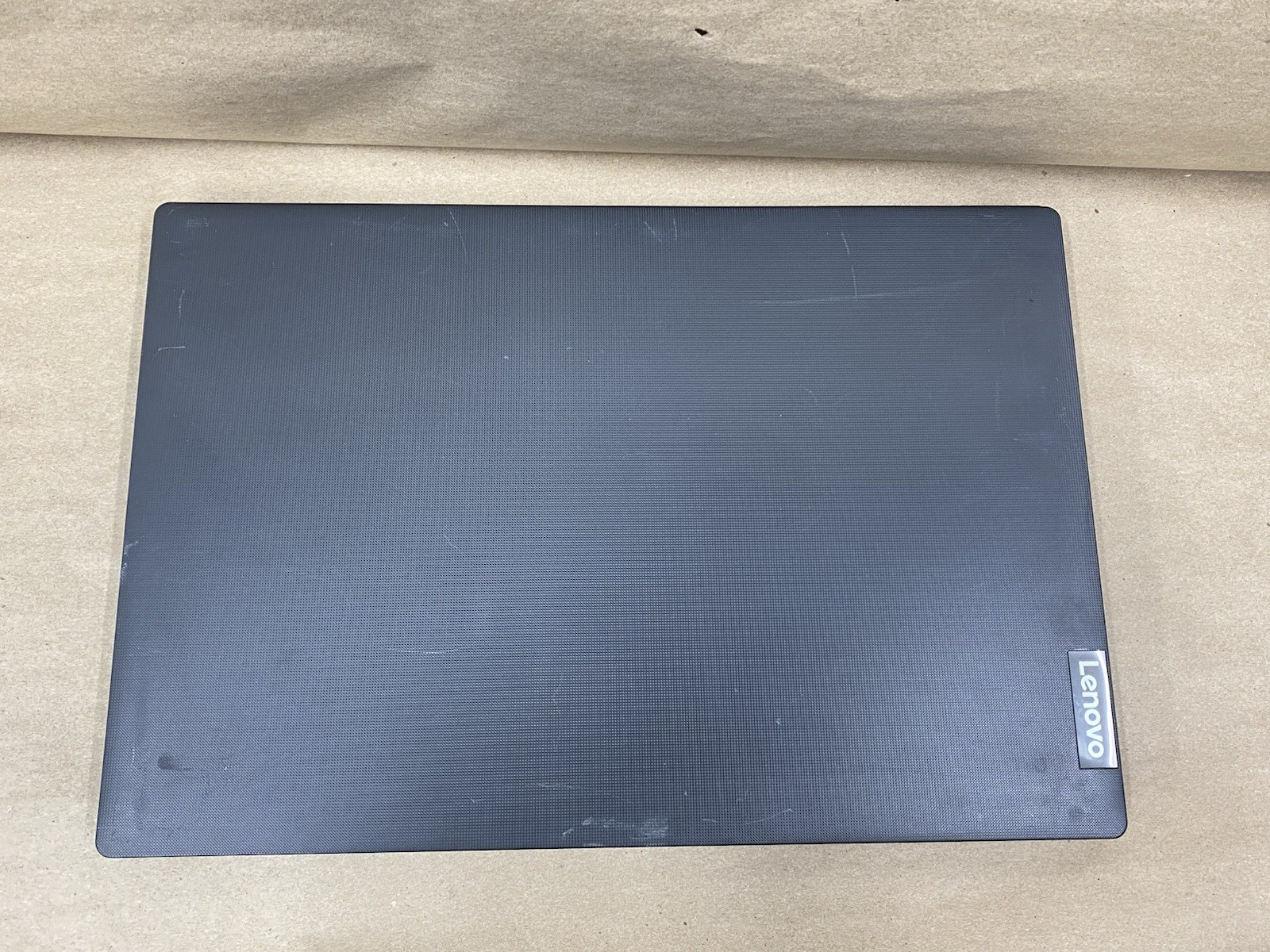 Lenovo 81N3 – 15.5′ HD – AMD A6-9225 – 8GB – 256GB – 10 Home – READ