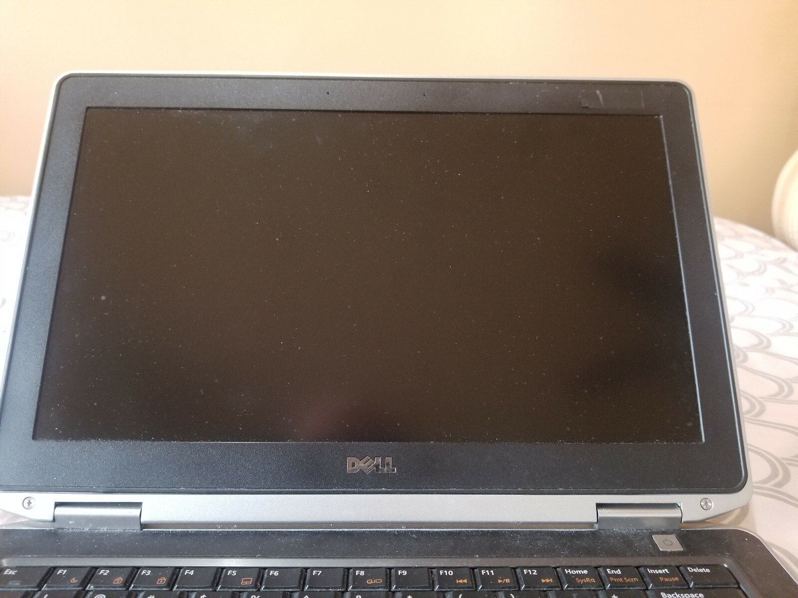 Dell Latitude E6330 Laptop in Good working condition , light use , no HDD