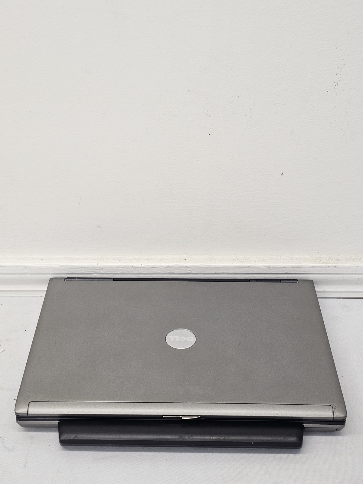Dell Latitude D630 Laptop – Intel Duo 06FD – Parts/Repair – Read Description
