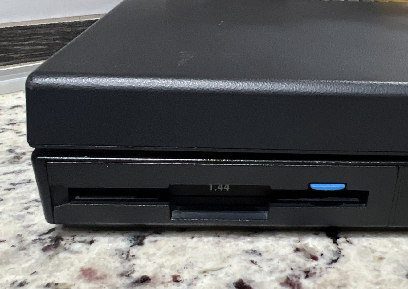 RARE IBM ThinkPad 360CS type 2620-20f 486 Win95 Laptop & Charger WORKING!