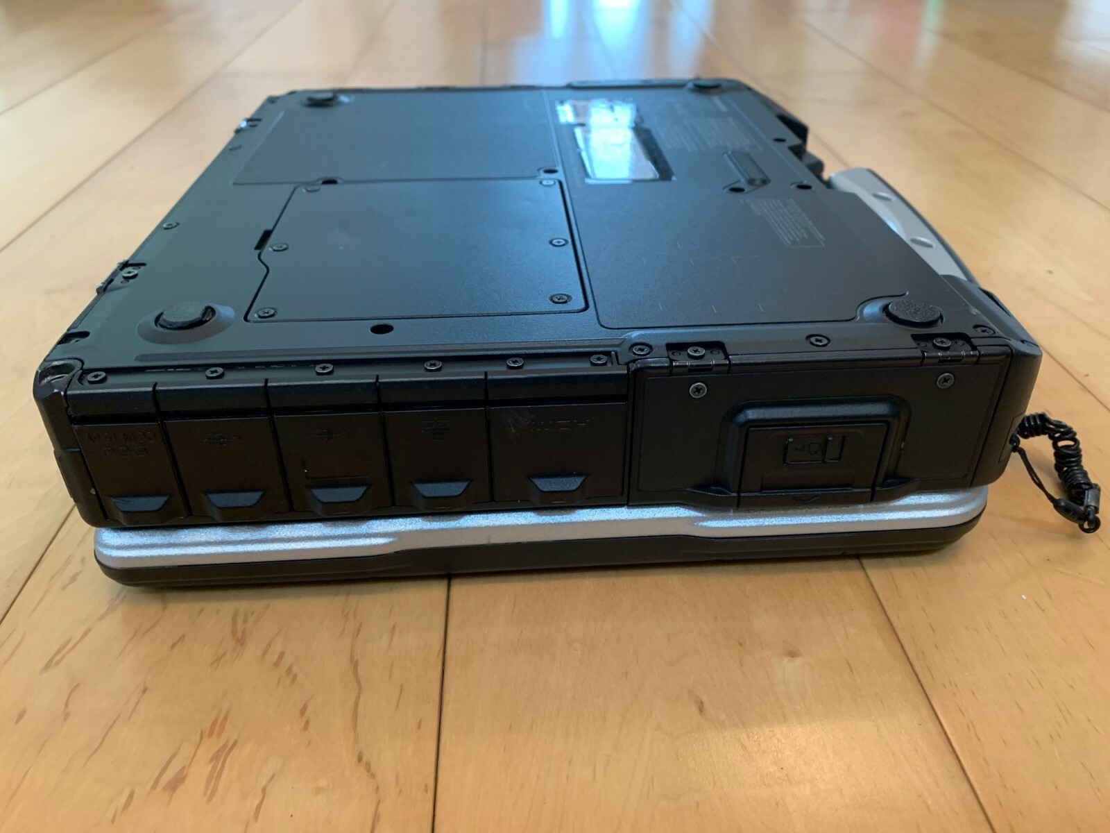 Panasonic toughbook CF-31 MK1 Core i5 2.4ghz 8GB 500GB DVDR-W Rugged Win7 Gobi
