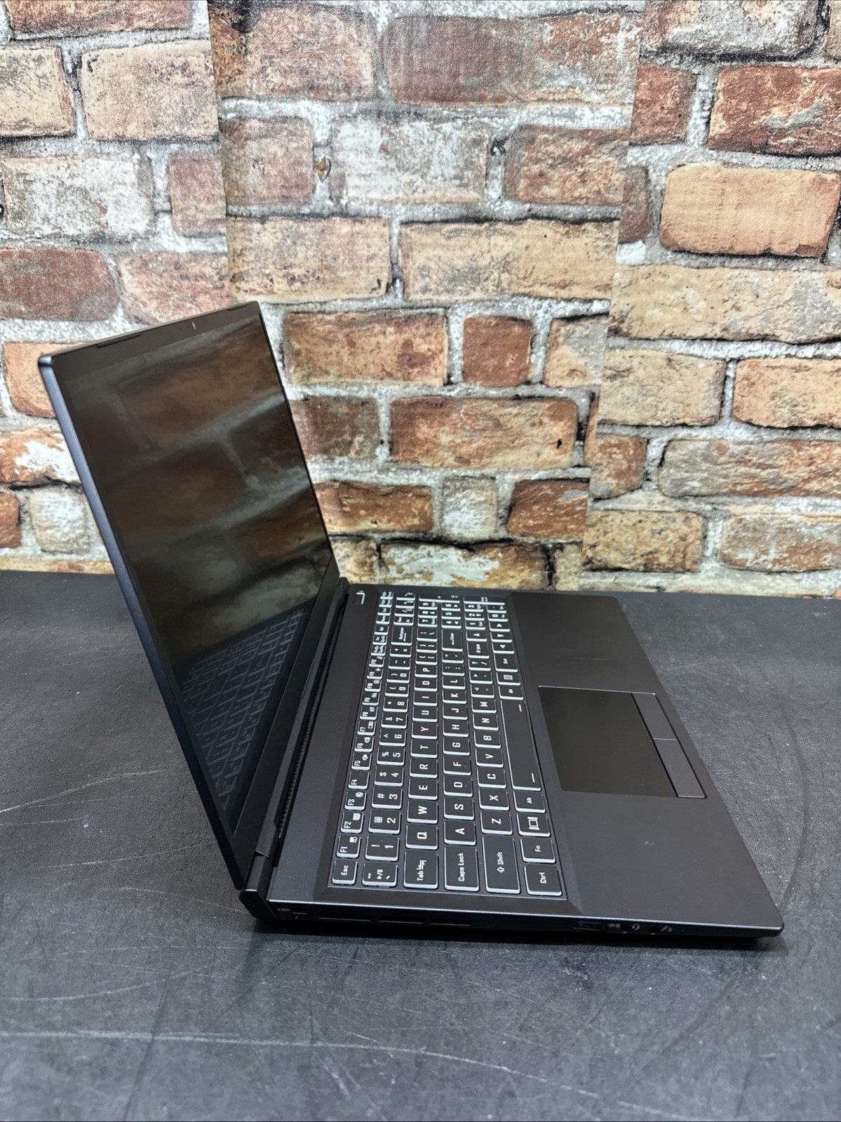System 76 Oryx Pro Tested LCD Screen w/ Chassis & Battery – No Motherboard