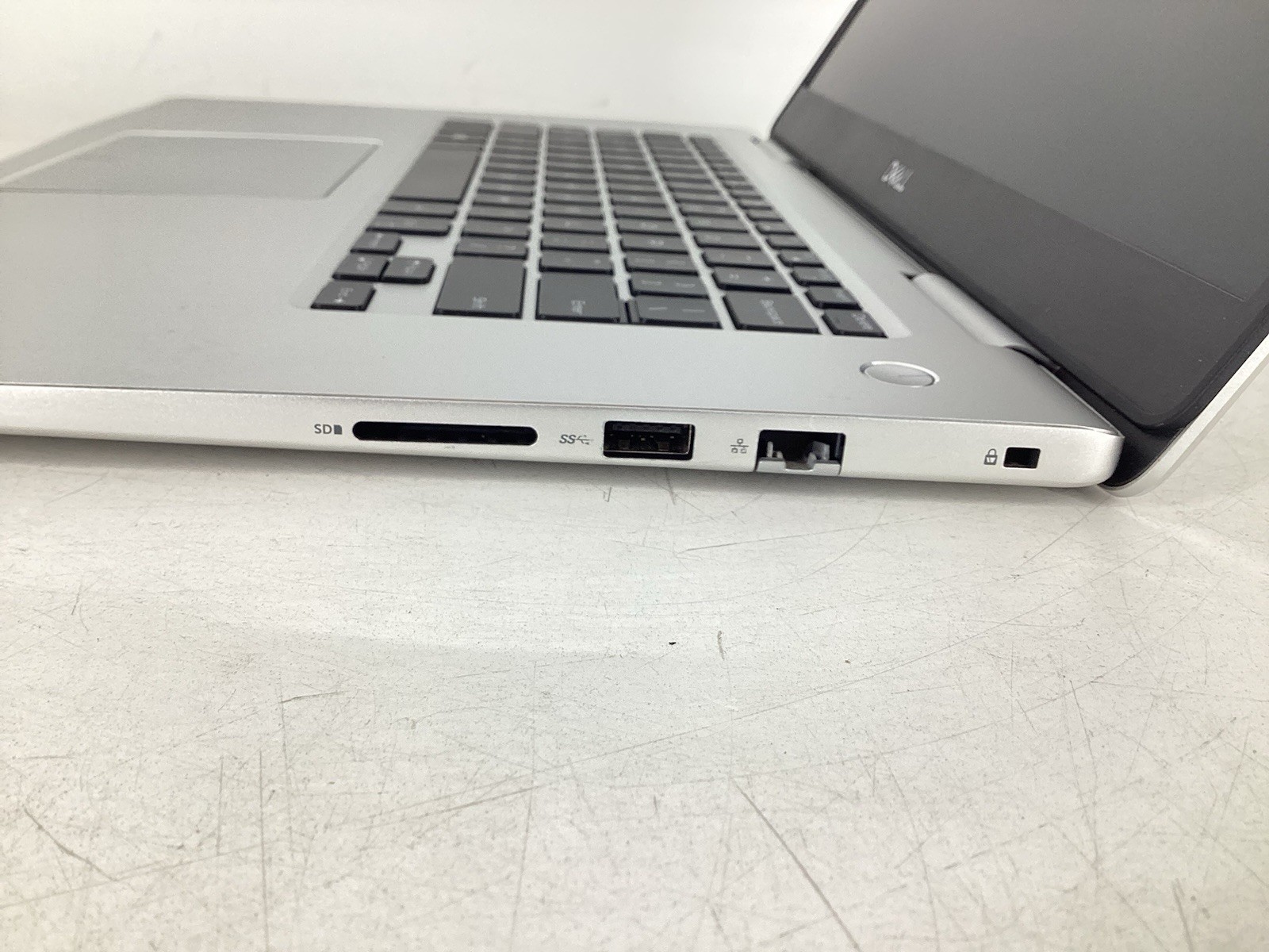 Dell Inspiron 7580 15.6″ FHD i7-8565U 1.80GHz 8GB No SSD NVIDIA MX150 No OS/BATT