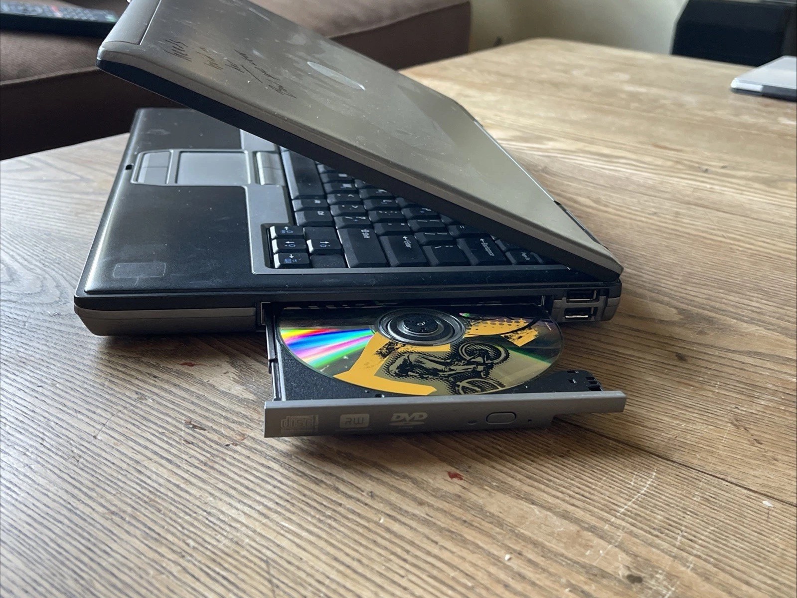 DELL D630 14″ Windows XP Laptop Core 2 Duo, nVidia, 120 SSD, DVD, RS232 Serial
