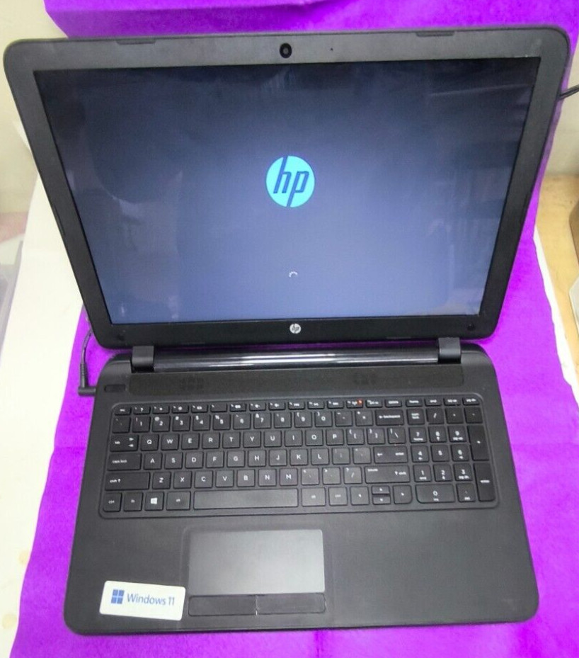 HP 15-1387wm 15.6″ Touchscreen ( AMD A8 @ 2.20GHz, 4GB Ram, 500GB HDD ) Win 10