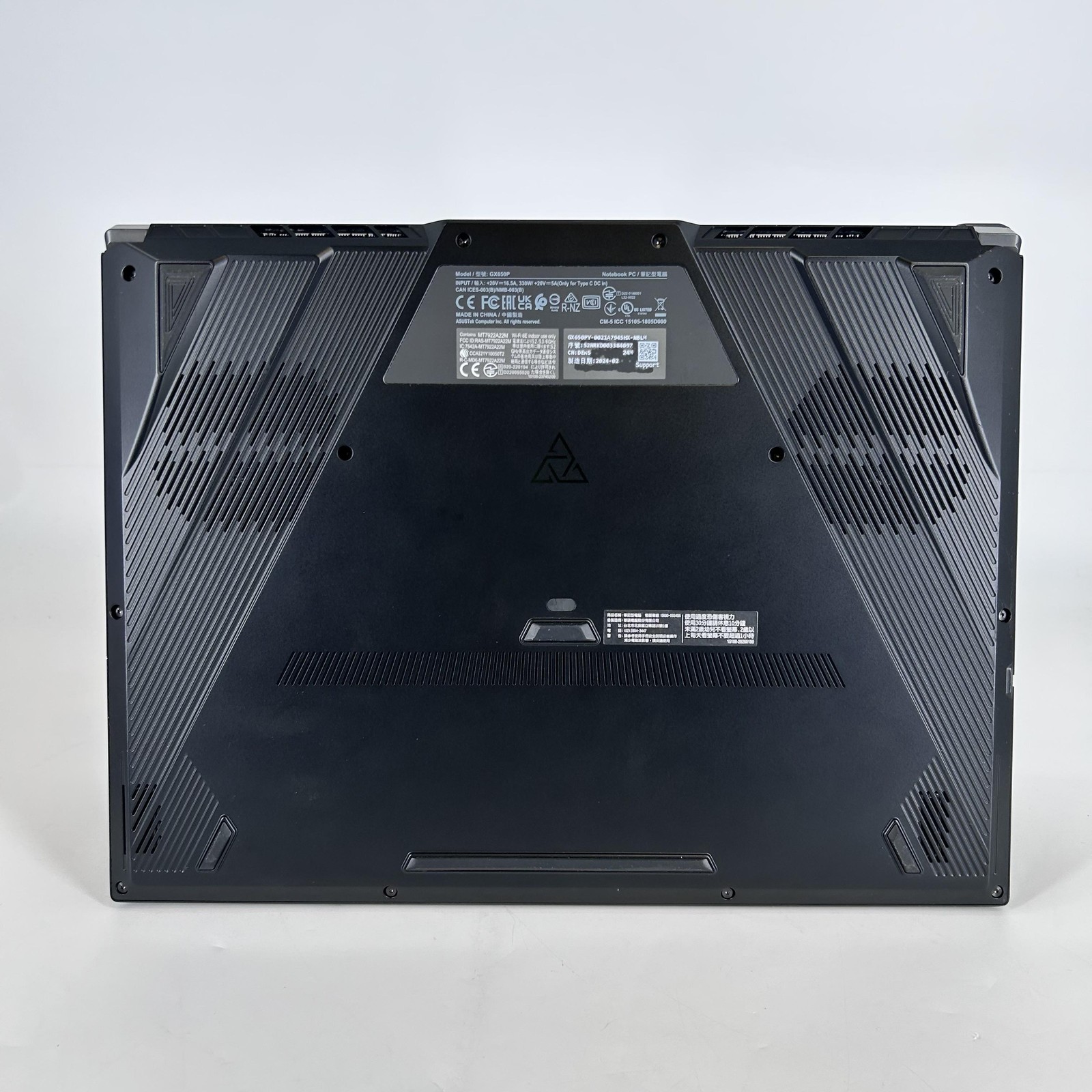 Asus ROG Zephyrus Duo 16 GX650 QHD+ 2.5 GHz Ryzen 9 7945HX 64GB 2TB SSD RTX 4090