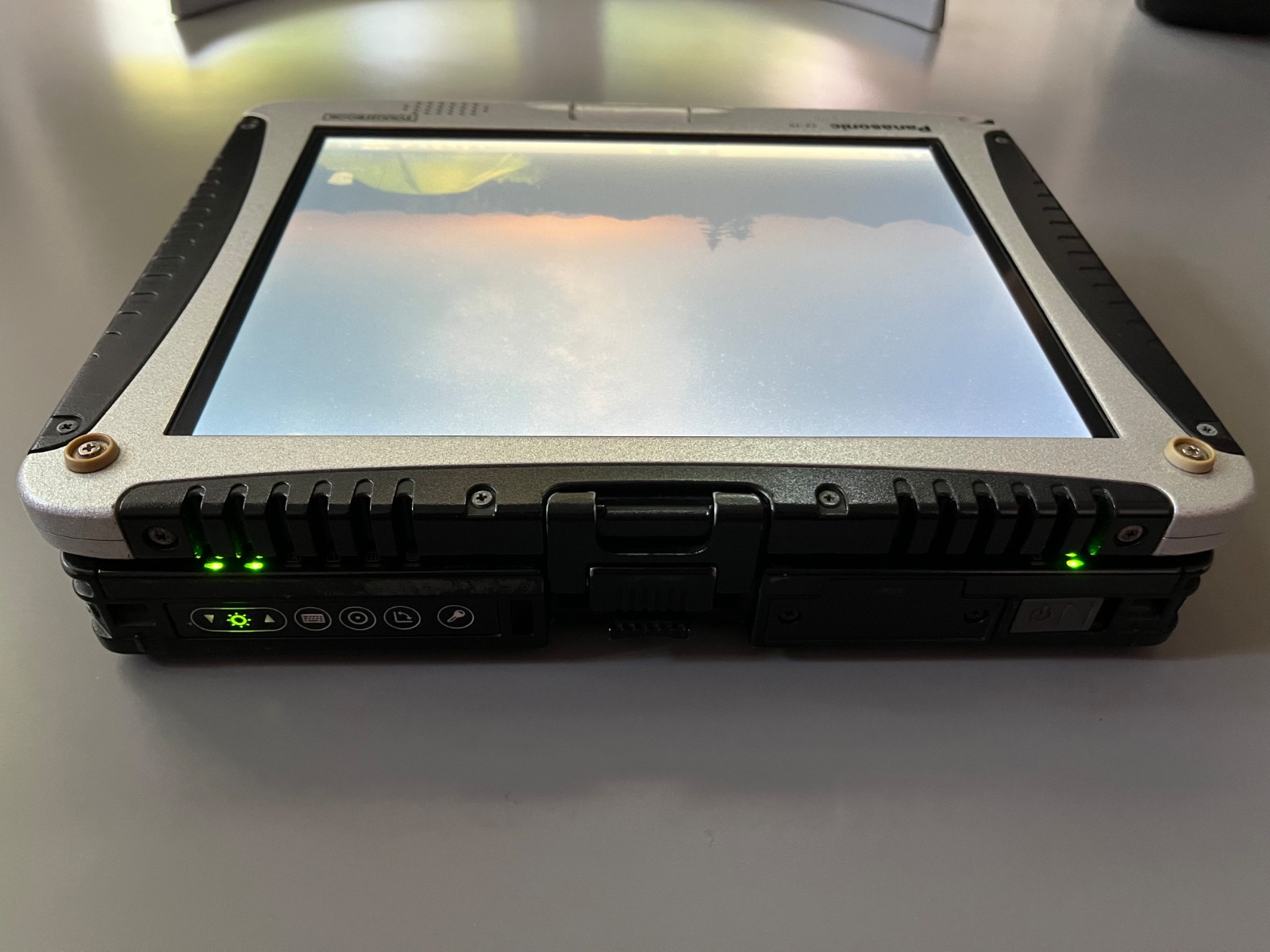 Panasonic Toughbook CF-19 MK1 256GB SSD 8GB RAM Windows 10 Pro
