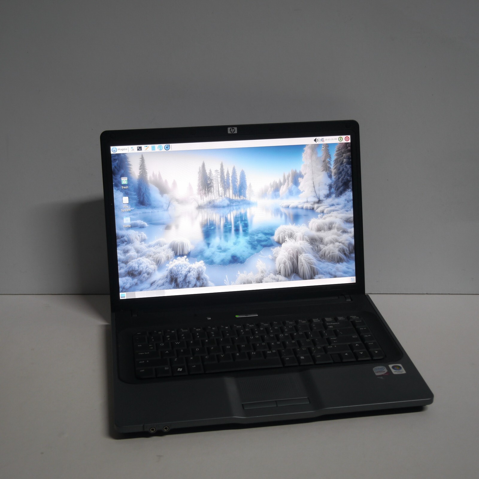 HP 530 15.4 Laptop Intel Celeron 1.6 GHz 2GB RAM 120GB HDD Linux Laptop