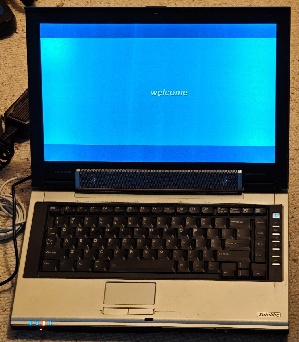 Toshiba Satellite m50-mx5 – 100GB HDD, 512MB RAM, Intel Pentium M, Win XP