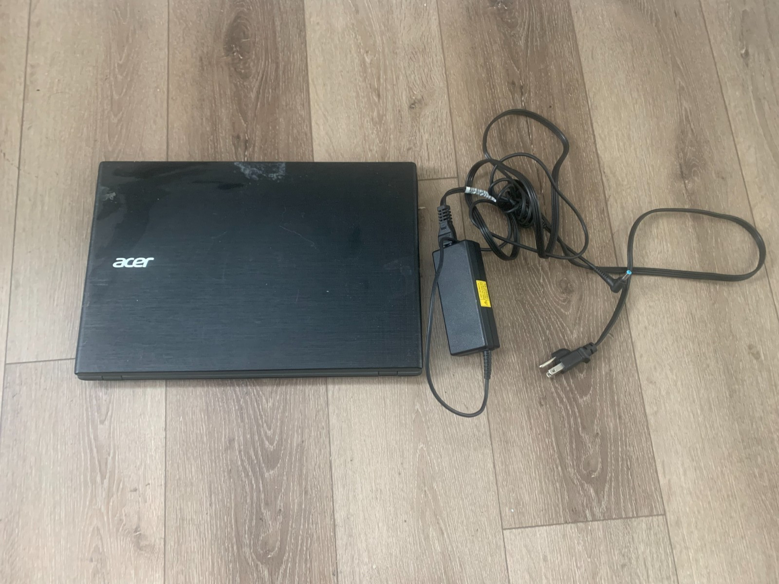 Acer Aspire E5-573-57PW 15.6″ Intel Core i5-5200U 2.20GHz 6GB RAM 500GB HDD