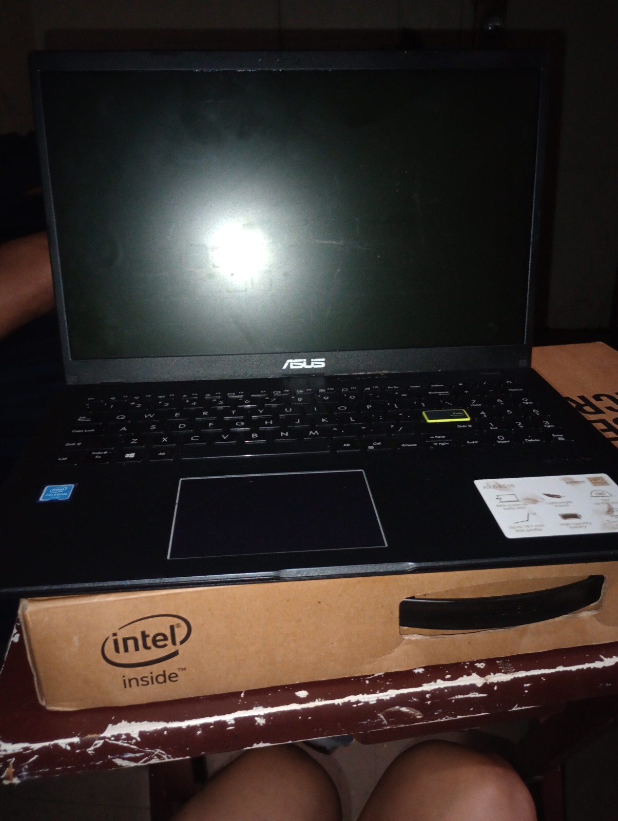 ASUS E510MA LAPTOP IT ALSO COME WITH CHARGER AND THE BOX