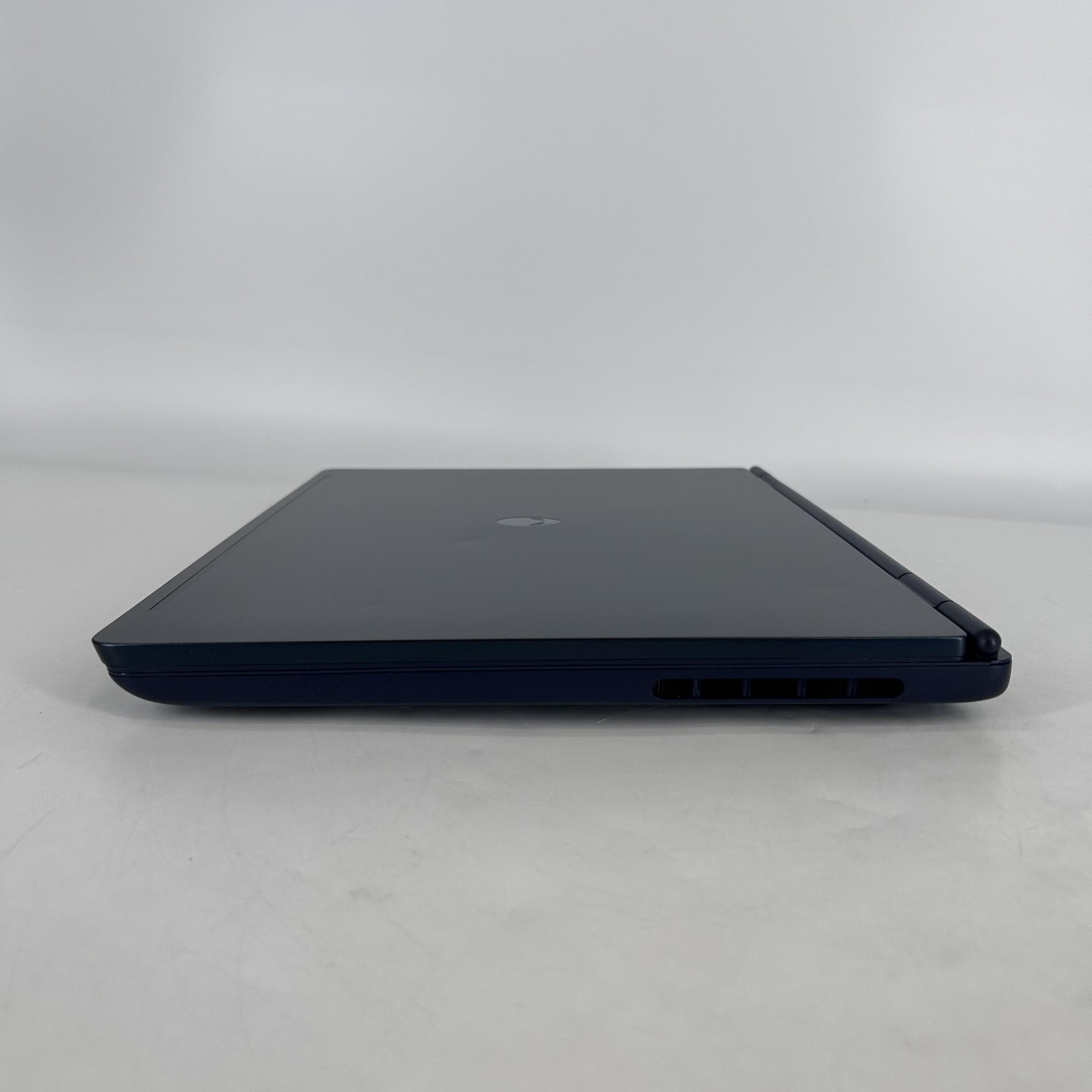 Dell Alienware 16 Aurora AC16250 QHD+ 2.7GHz Intel Core 9 270H 16GB 1TB RTX 5070