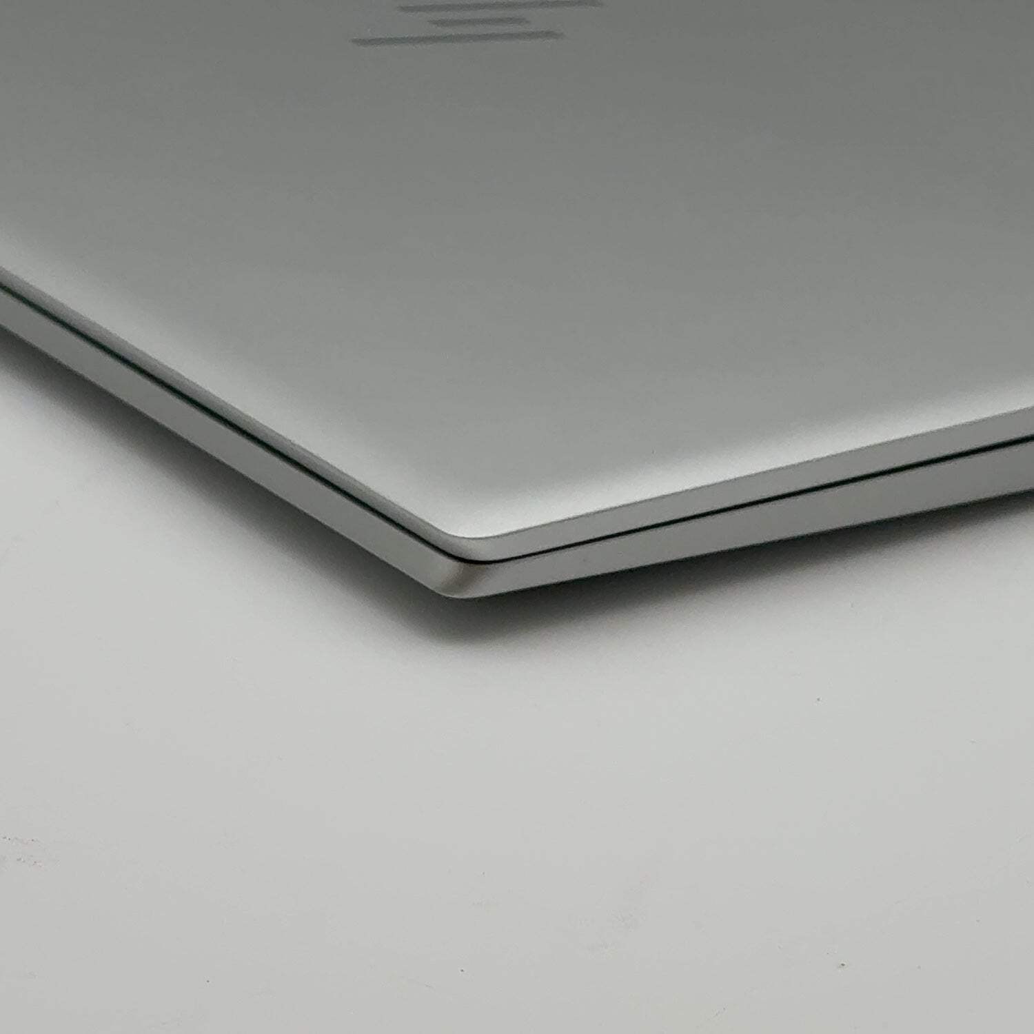 HP Envy 15m-dr1012dx 15.6″ i7-10510U 1.8GHz 12GB RAM 512GB