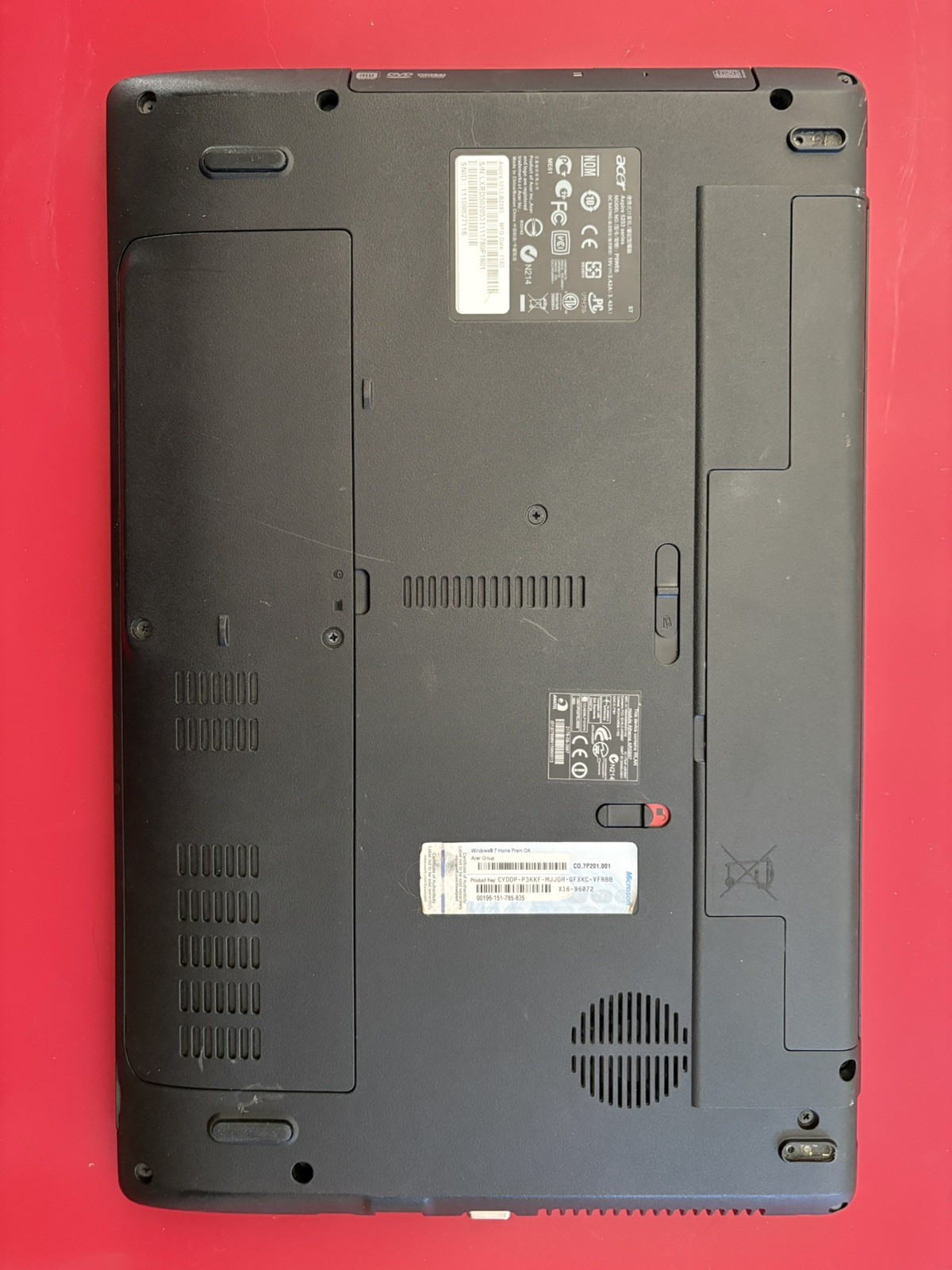 Acer Aspire 5253-BZ493 Laptop AMD C-50 1.0 GHz 4GB RAM 500 HDD Window 7