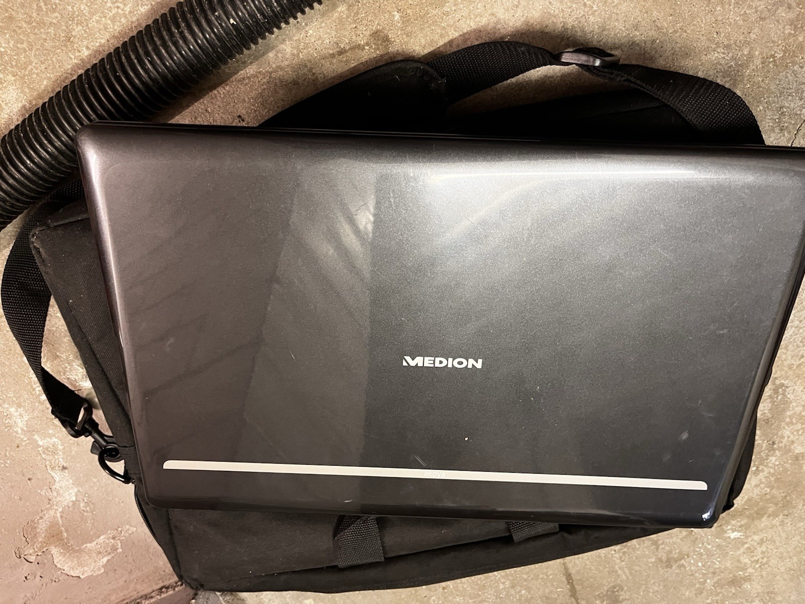Medion Akoya P8610 Laptop – Complete