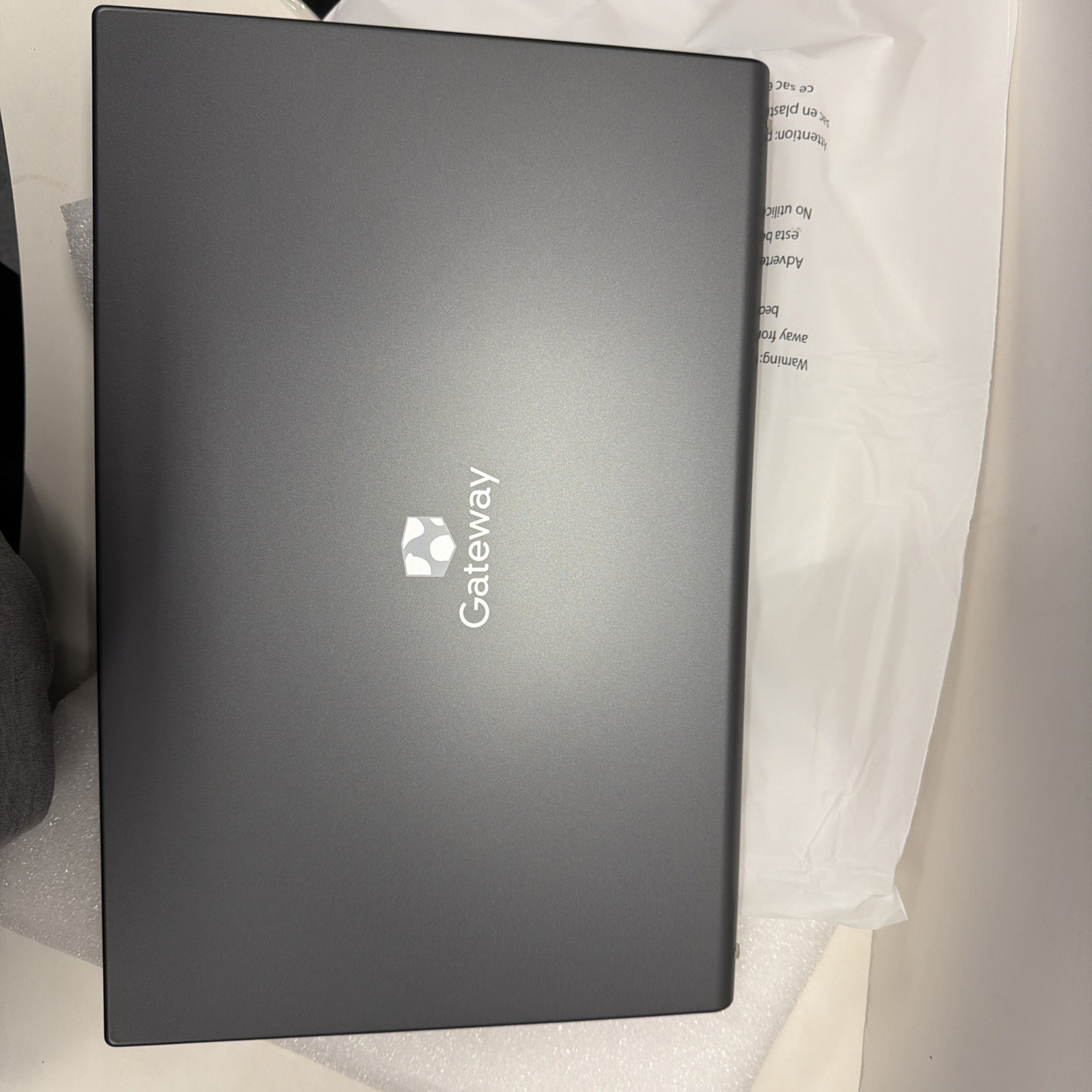 Gateway 15.6″ (128GB SSD, Intel Pentium Silver, 1.10GHz, 4GB) Laptop – Silver