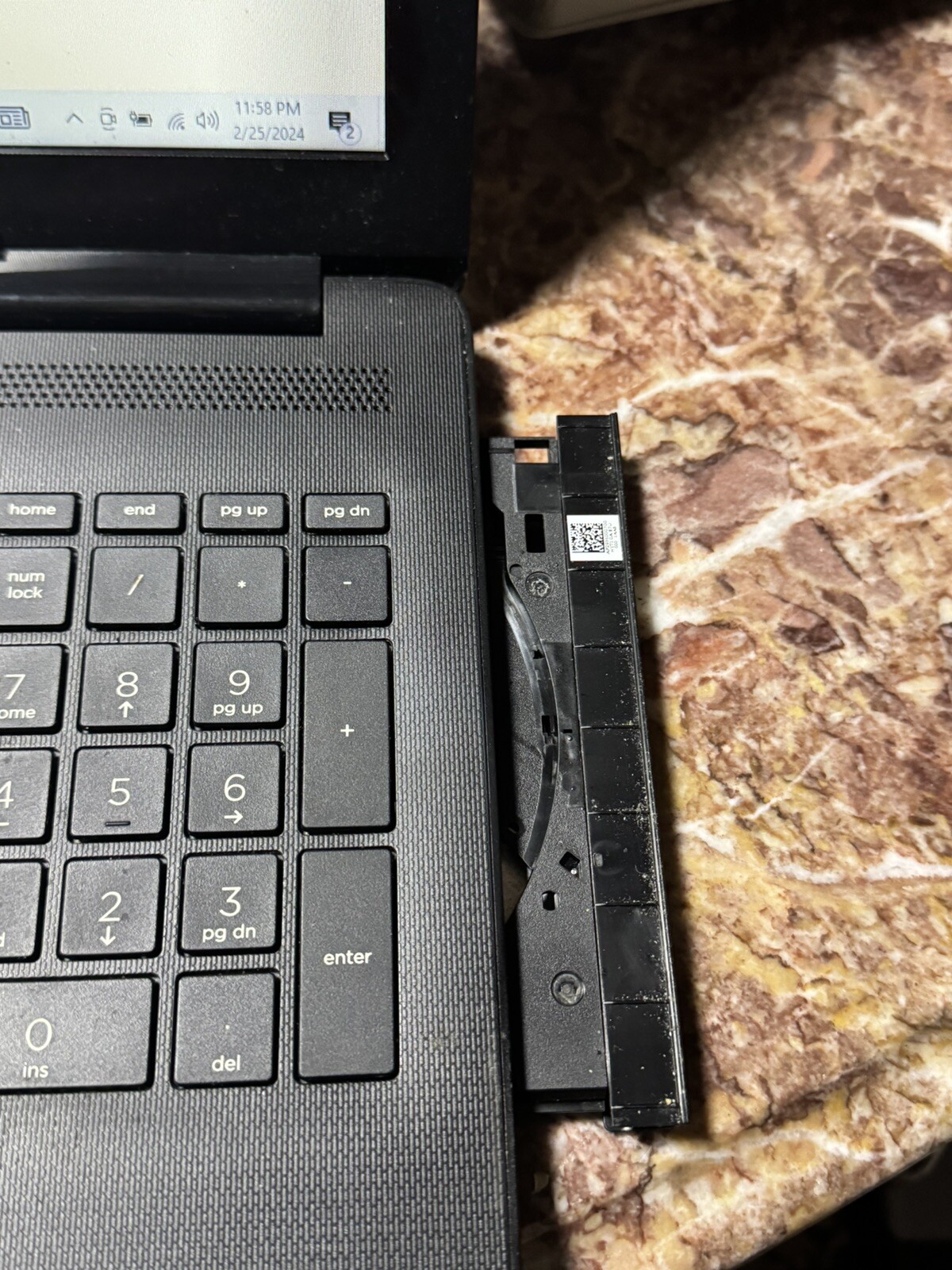 HP 15-DB0011DX 15.6″ Laptop Windows 10 Home AMD A6-9225 4GB Memory 1TB Working