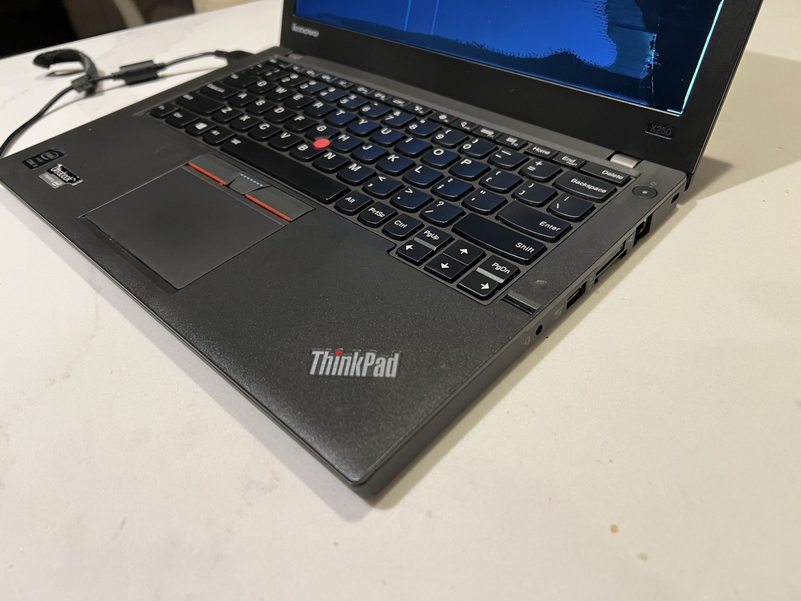 Lenovo Thinkpad X250 12.5″ 8 Gig Ram Intel i5-5200U – PARTS Read