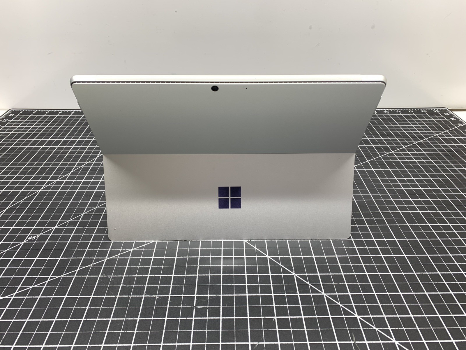 Microsoft SURFACE PRO 8 1983 | 8GB RAM, 128GB SSD | Unknown Specs | #P151