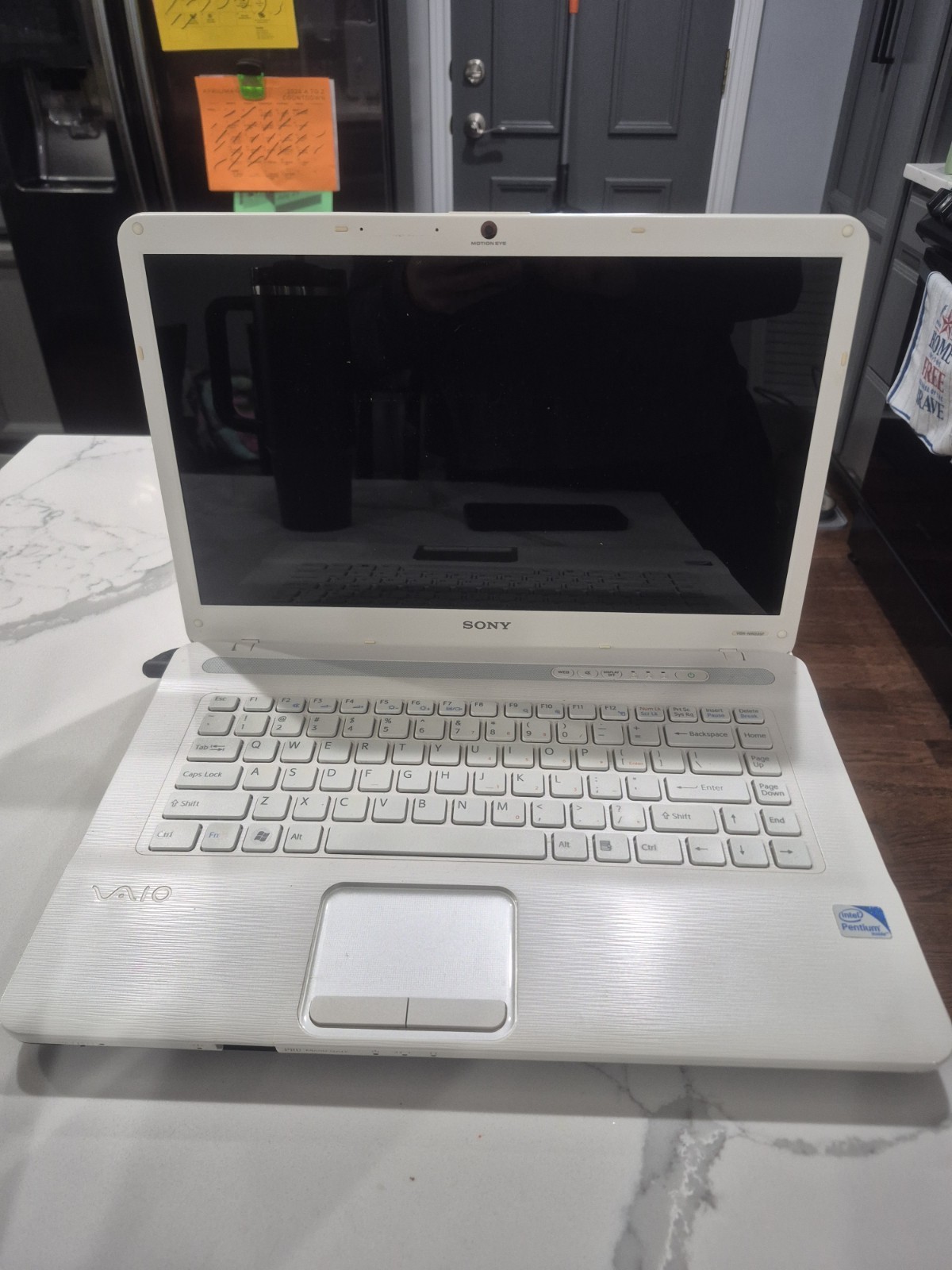 Sony Vaio VGN-NW242F Intel Core 2 Duo T6600 2.2GHz 4 GB NO HDD