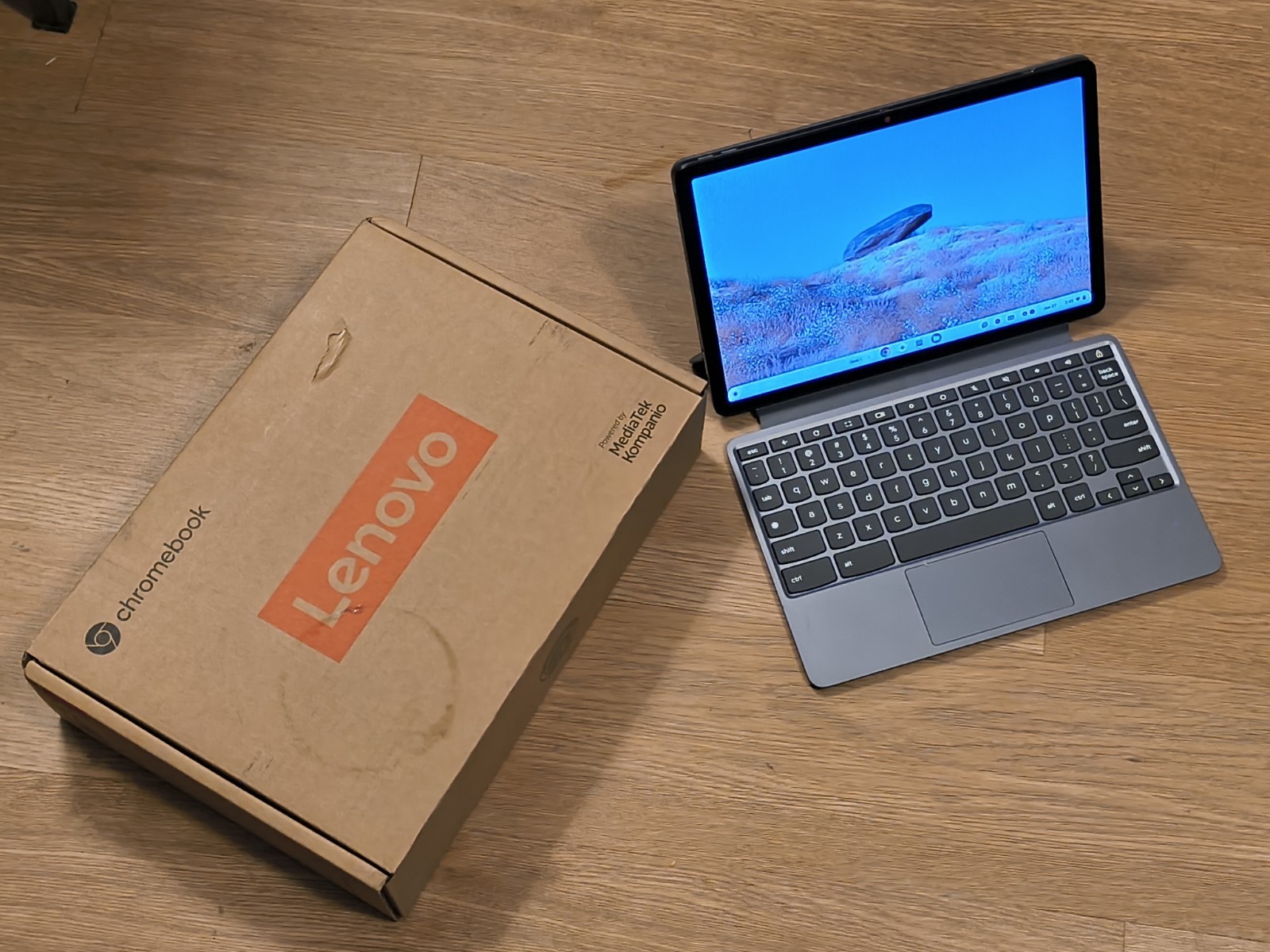 Lenovo – Duet 2-in-1 Chromebook 11″ 2K LCD Touchscreen Laptop