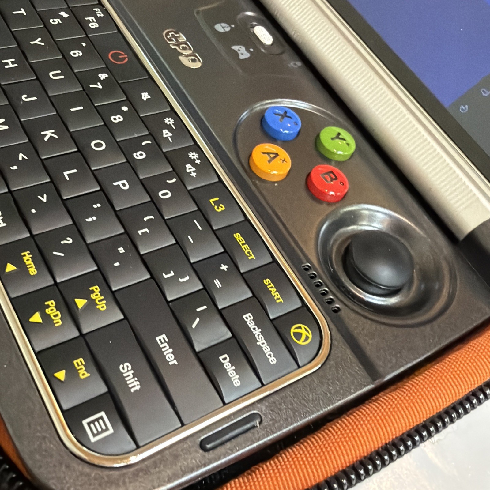 GPD Win 2 Handheld Gaming PC 512GB SSD Windows 10/11 Pocket Laptop w/case